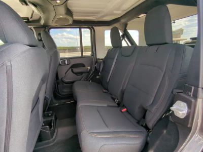 2026 Jeep Wrangler — photo 15 view
