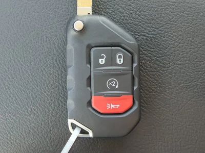 2026 Jeep Wrangler — photo 33 view