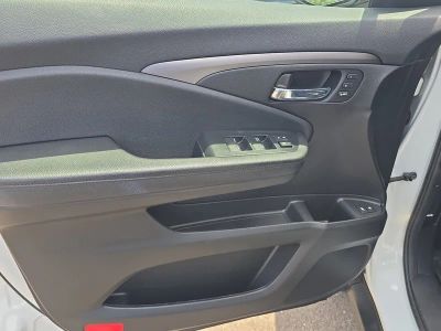 2021 Honda Passport — photo 18 view