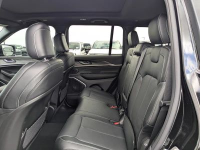 2026 Jeep Grand Cherokee — photo 14 view