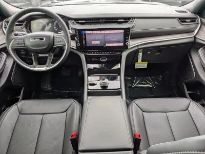 2026 Jeep Grand Cherokee — photo 16 view