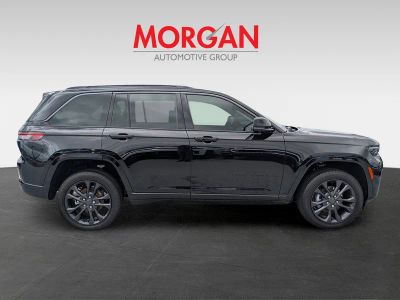 2026 Jeep Grand Cherokee — side profile view