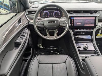 2026 Jeep Grand Cherokee — photo 17 view