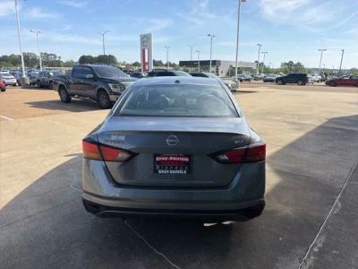 2024 Nissan Altima - Photo 3