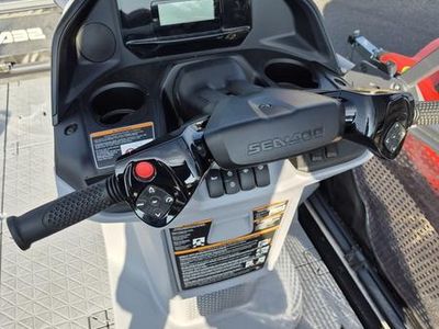2025 Sea-Doo Switch Sport Compact - 170 hp Painted - Photo 6
