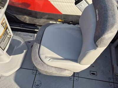2025 Sea-Doo Switch Sport Compact - 170 hp Painted - Photo 7