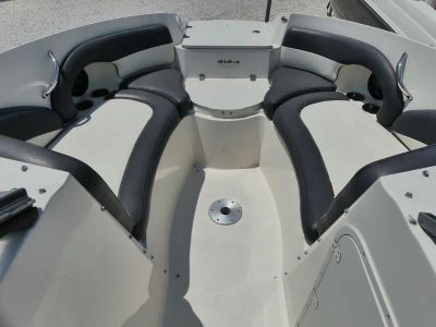 2016 Stingray 214LR (OB) — photo 14 view