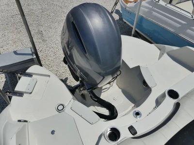 2016 Stingray 214LR (OB) — detail view