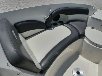2016 Stingray 214LR (OB) — photo 15 view