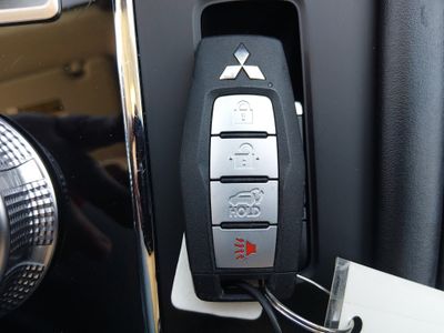 2024 Mitsubishi Outlander - Photo 15