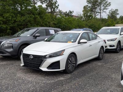 2023 Nissan Altima - Photo 1