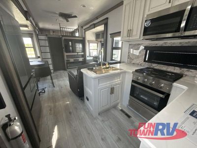 2026 Keystone RV Montana - Photo 9