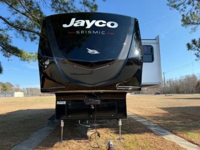 2026 Jayco Seismic Toy Hauler - Photo 2