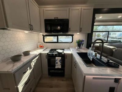 2026 Jayco Seismic Toy Hauler - Photo 7