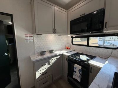 2026 Jayco Seismic Toy Hauler - Photo 8