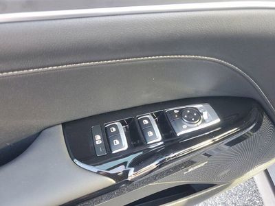 2025 Kia K5 - Photo 6