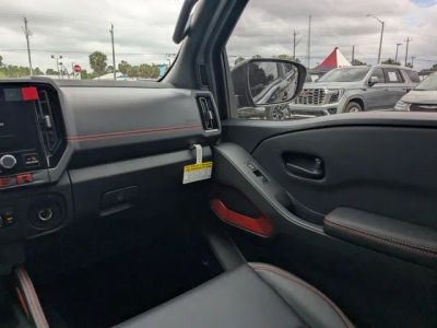 2026 Nissan Frontier — photo 16 view