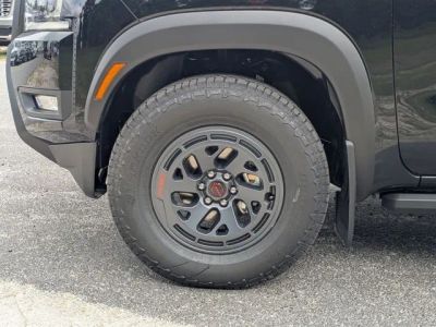 2026 Nissan Frontier — photo 10 view