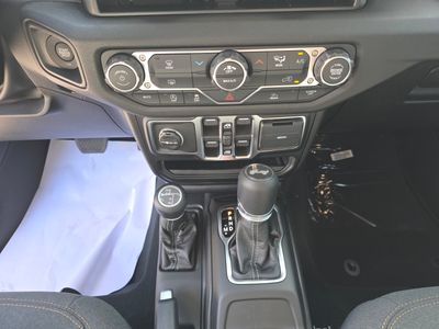 2026 Jeep Wrangler — photo 15 view