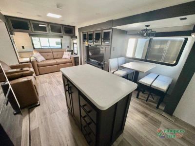 2026 Venture RV SportTrek Touring Edition — photo 11 view