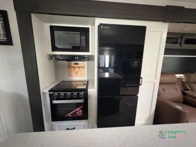 2026 Venture RV SportTrek Touring Edition — photo 17 view