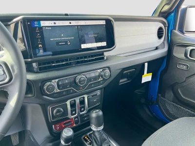 2026 Jeep Wrangler — photo 22 view