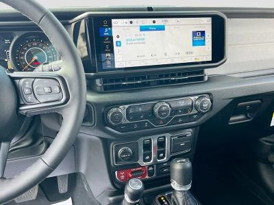 2026 Jeep Wrangler — photo 14 view