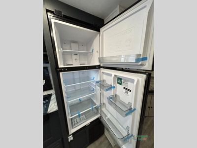 2025 Coachmen RV Apex X Series - Photo 38