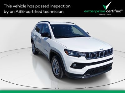 2024 Jeep Compass Latitude 4x4 — front three-quarter view