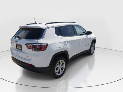2024 Jeep Compass — photo 7 view
