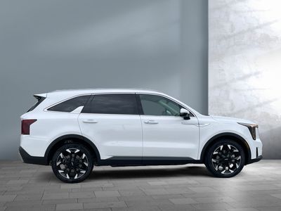 2025 Kia Sorento — detail view