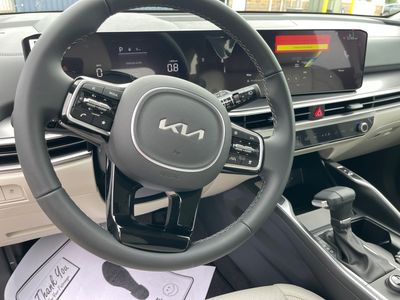 2025 Kia Sorento — photo 12 view