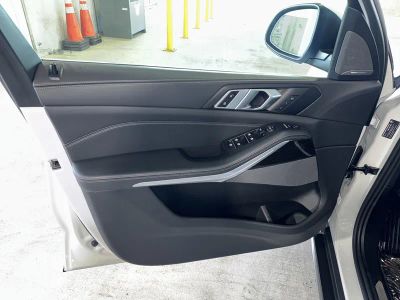 2025 BMW X5 — photo 17 view
