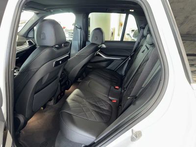 2025 BMW X5 — photo 15 view