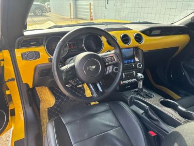 2017 Ford Mustang - Photo 3