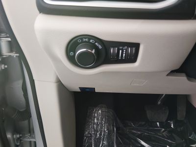 2023 Chrysler Voyager - Photo 13
