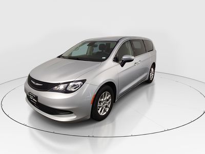2023 Chrysler Voyager - Photo 3