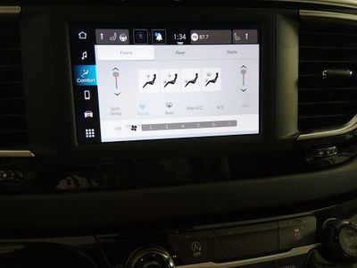 2023 Chrysler Voyager - Photo 18