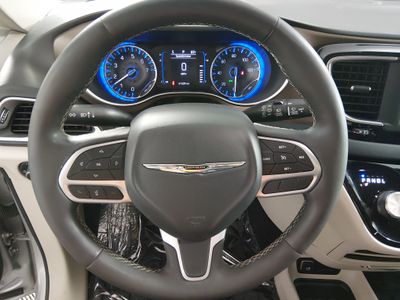 2023 Chrysler Voyager - Photo 12