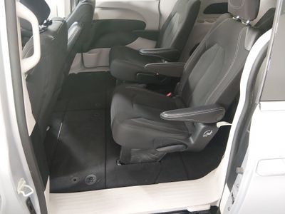2023 Chrysler Voyager - Photo 21