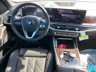 2026 BMW X5 — photo 9 view