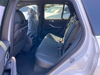 2026 BMW X5 — photo 7 view