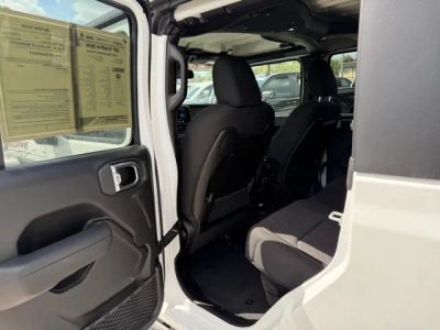 2025 Jeep Gladiator — photo 27 view