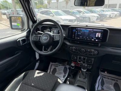 2025 Jeep Gladiator — photo 33 view