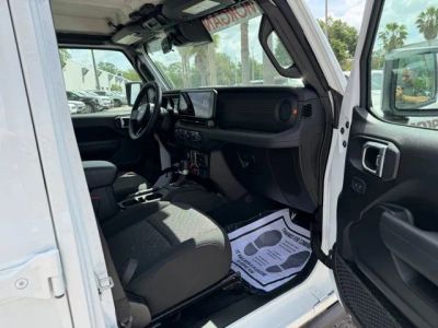 2025 Jeep Gladiator — photo 29 view