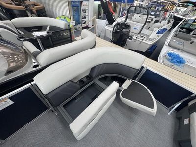 2026 Sylvan MIRAGE 8520 CRS - Photo 14