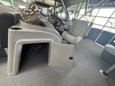 2026 Sylvan MIRAGE 8520 CRS - Photo 25
