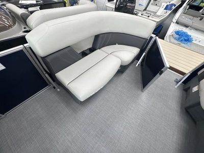 2026 Sylvan MIRAGE 8520 CRS - Photo 13