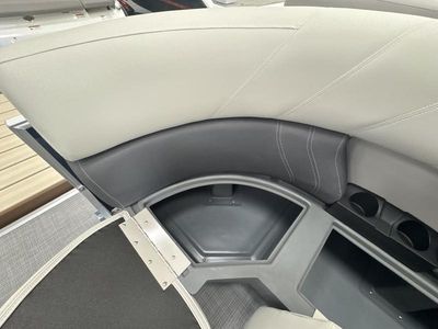 2026 Sylvan MIRAGE 8520 CRS - Photo 11