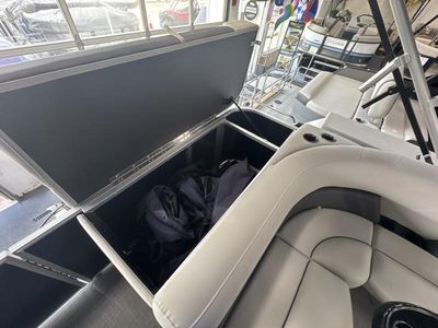 2026 Sylvan MIRAGE 8520 CRS - Photo 40